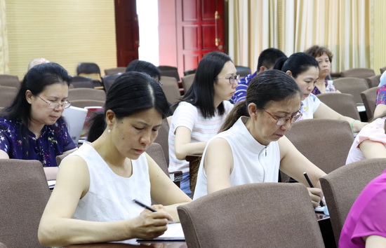 学习《共产党宣言》及马克思思想——广西团校党委召开党课学习会