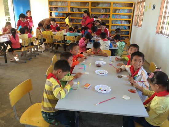 北海共青团关爱农村留守儿童志愿服务活动成功