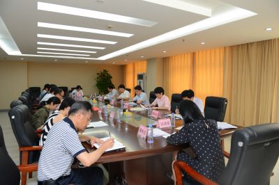 共青团广西区委党组理论学习中心组召开“解放思想、改革创新、扩大开放、担当实干，推动经济社会高质量发展”专题学习研讨（扩大）会