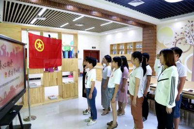 玉林市西部计划志愿者团支部开展“青春心向党•建功新时代”主题团日活动