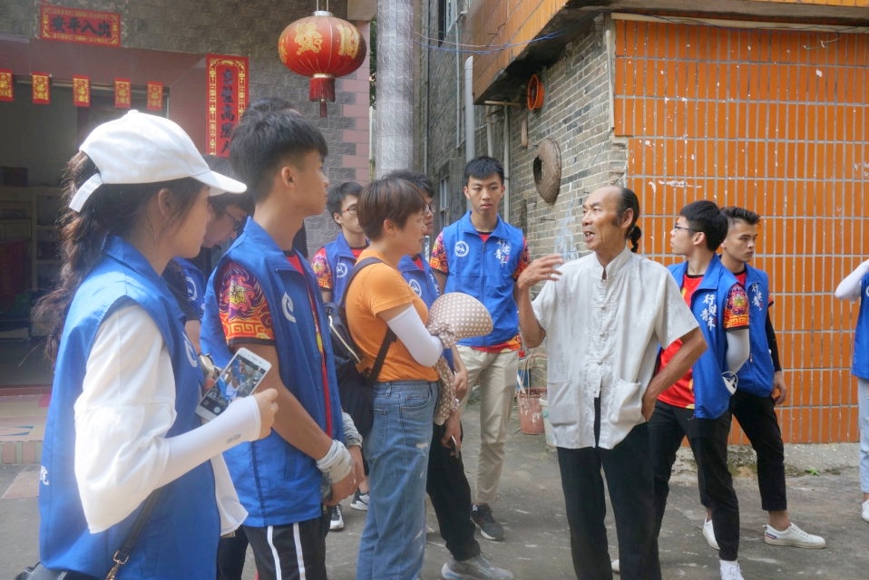 探东方狮王之乡，承民族文化之魂 广西大学行健文理学院赴藤县观摩交流龙狮文化