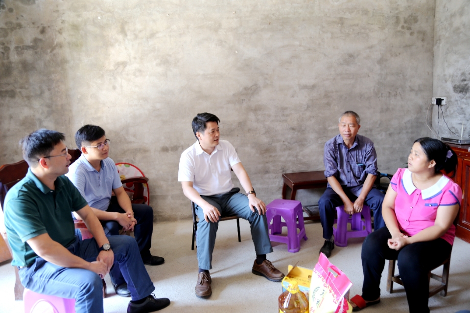 李楚赴梧州开展共青团工作调研