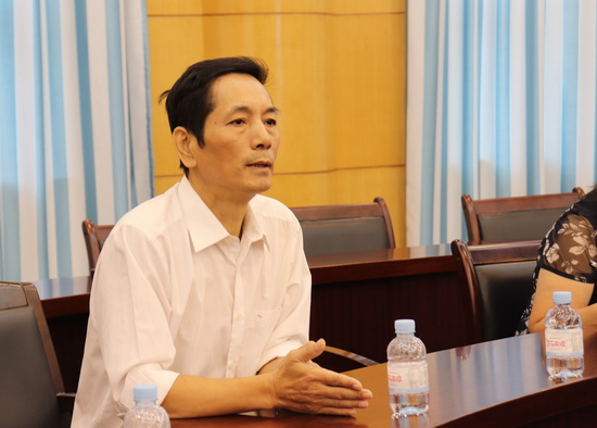 我校举行教师节座谈会