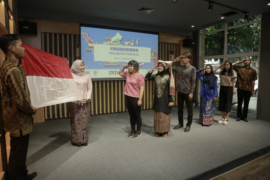 中国（广西）国际青年交流学院举行第52期东盟青年干部(印度尼西亚、马来西亚、菲律宾、新加坡、泰国)培训班毕业典礼