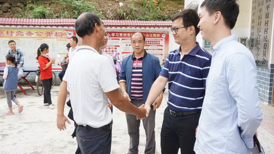 广西团校赴蒙山县平原村开展扶贫工作
