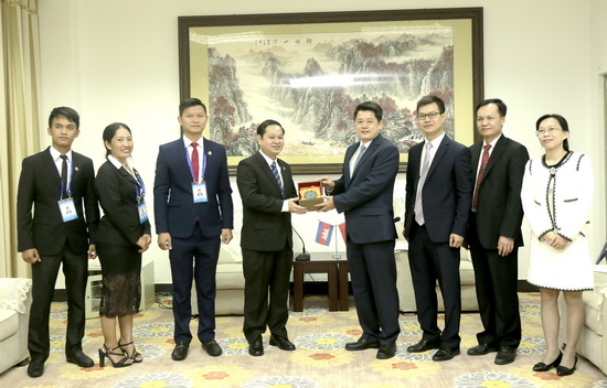 中国（广西）国际青年交流学院柬埔寨青年企业家研修班举行开学典礼