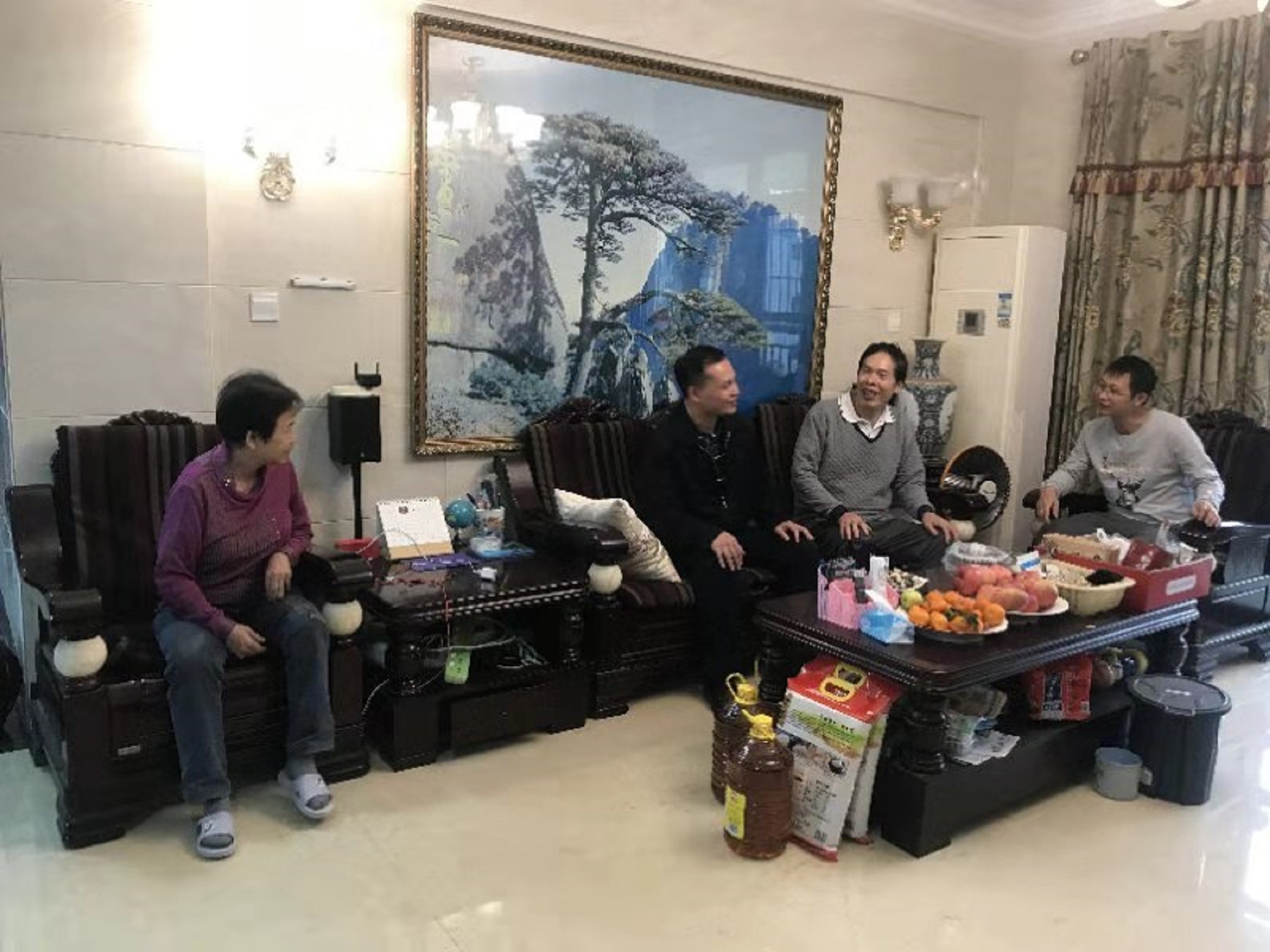 新春走访慰问，浓浓关爱暖人心