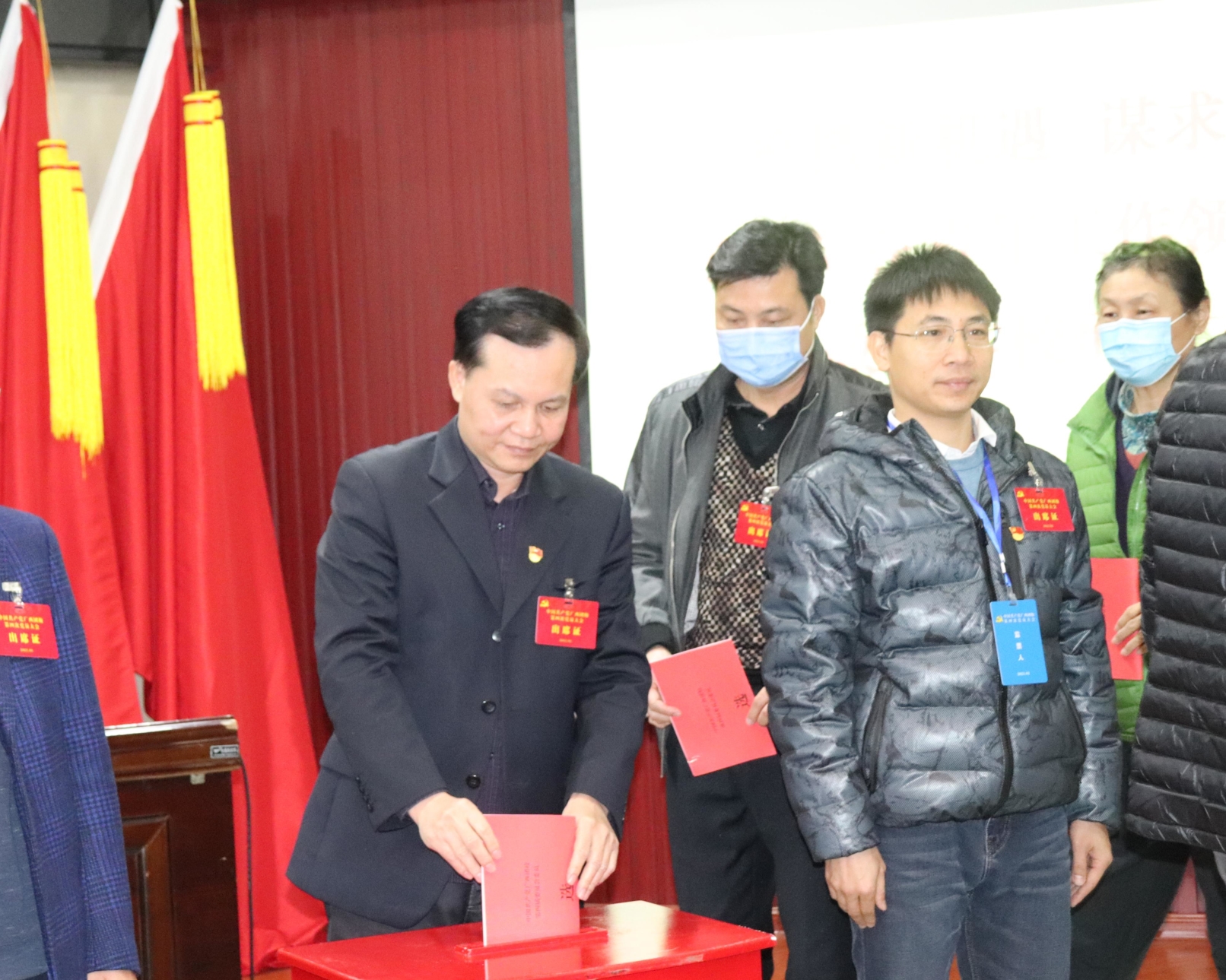 中国共产党广西团校党员大会胜利召开