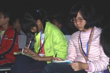 桂林:永福县呵护未来服务队到县实验中学开展