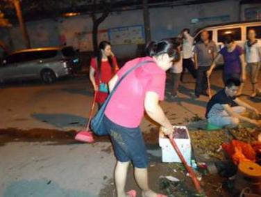 青秀区中山街道开展清洁乡村 美丽家庭--巾帼